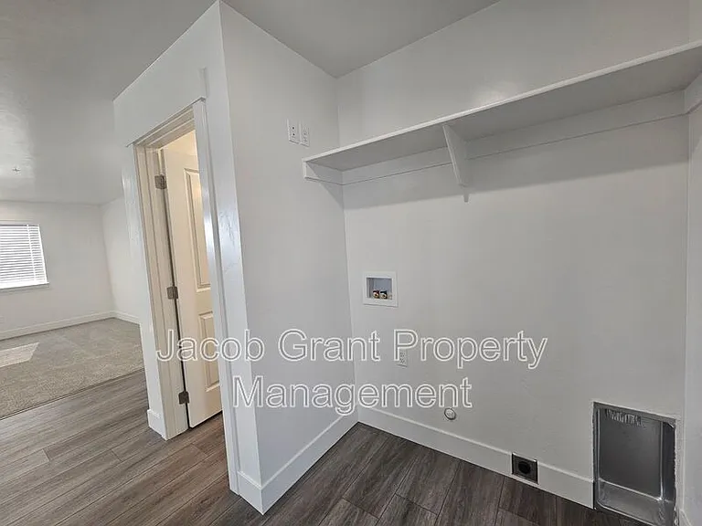 6133 N Freedom Ave #4 — Photo 7
