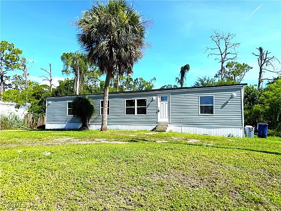 2nd image of 1982 Laurel Ln
