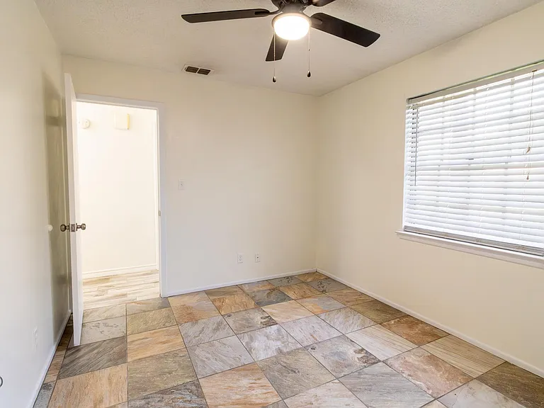 1020 Foley Ave — Photo 23