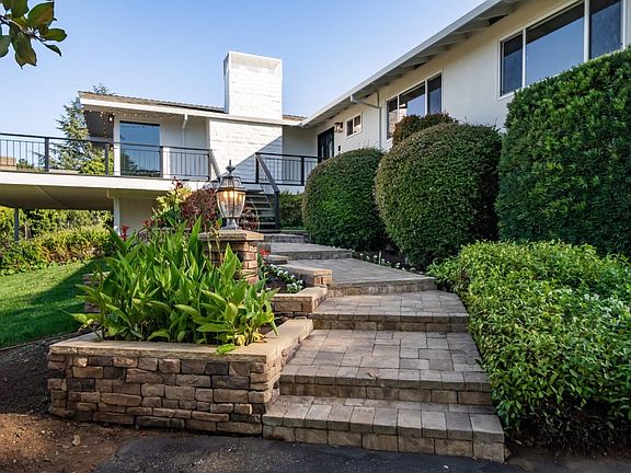 4th image of 12169 Dawn Ln
