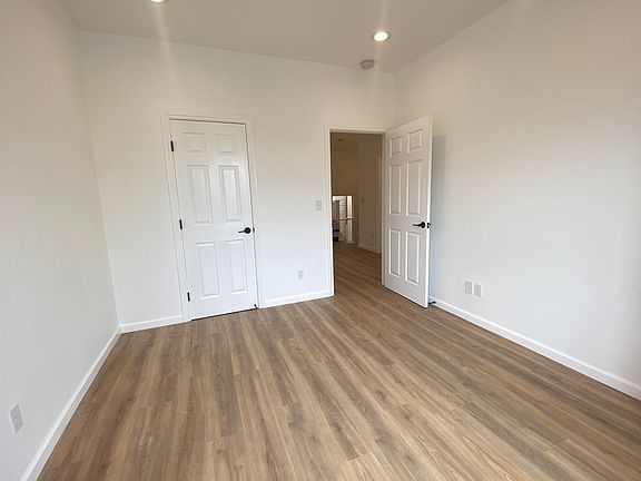 2nd image of 1080-1082 Capp St