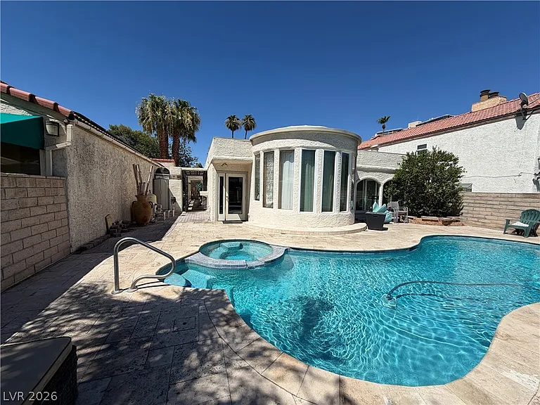 3194 Bel Air Dr — Photo 9