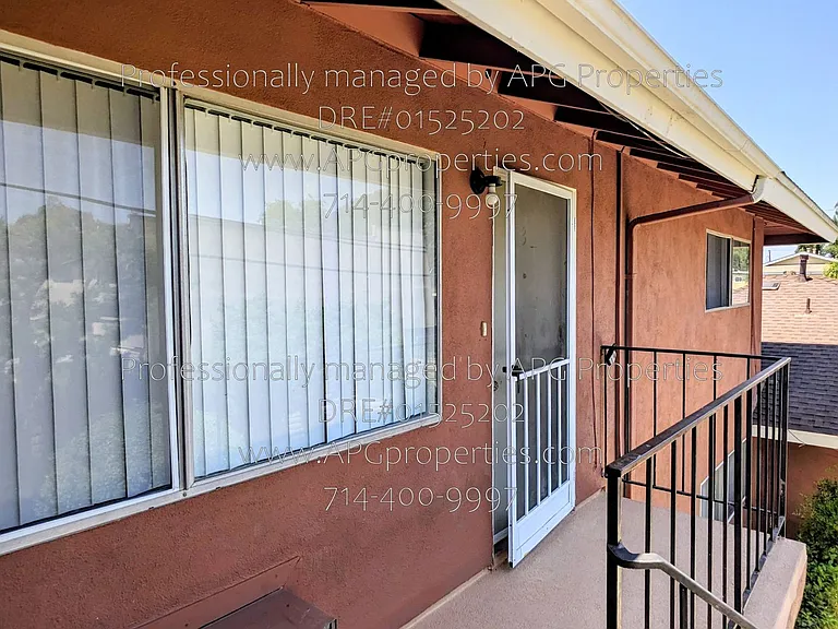 1810 W Greenleaf Ave #3 — Photo 3