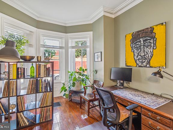 5th image of 188 W Maplewood Ave