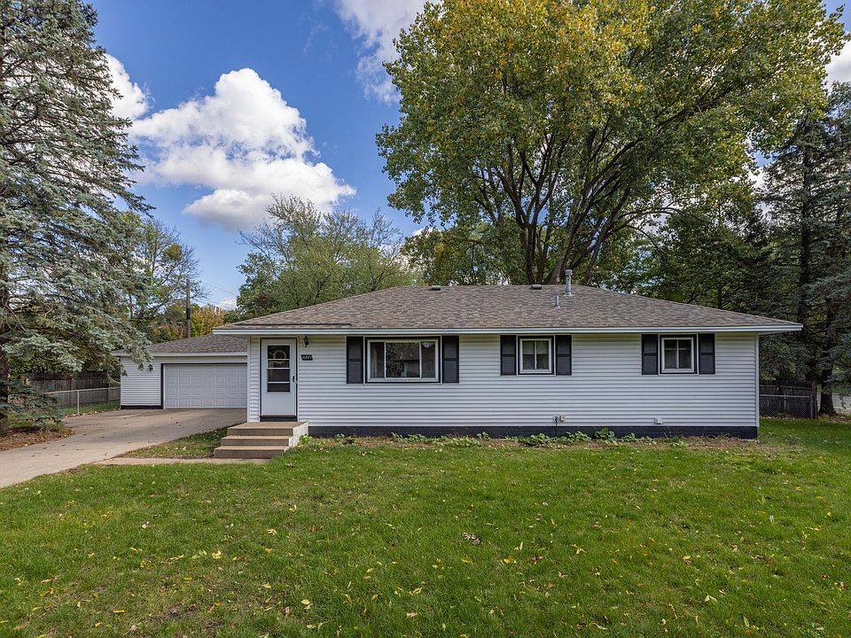 1st image of 11975 Oak Park Ct NE