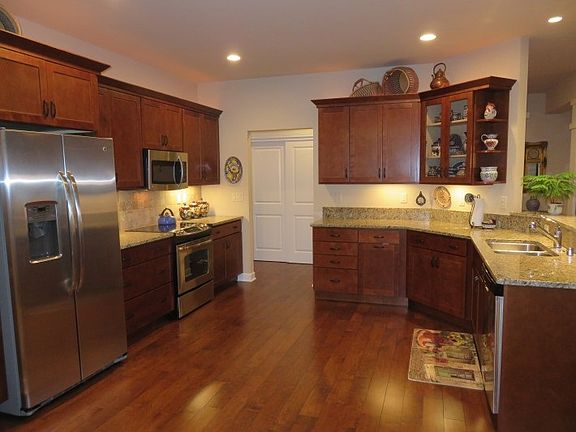 5th image of 8219 Mill Creek Dr