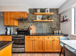 2080 Maple St #207, Vancouver, BC V6J4P9