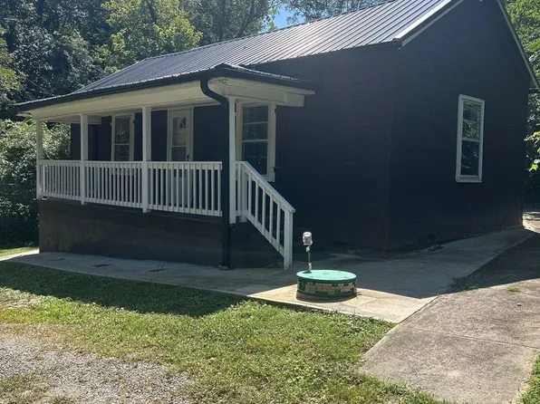 419 1/2 W Concord St, Morganton, NC 28655
