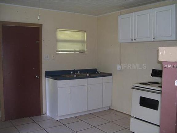 5th image of 1006 NE 1st St