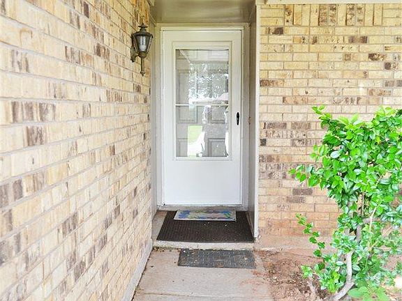 4th image of 914 Kathryn St