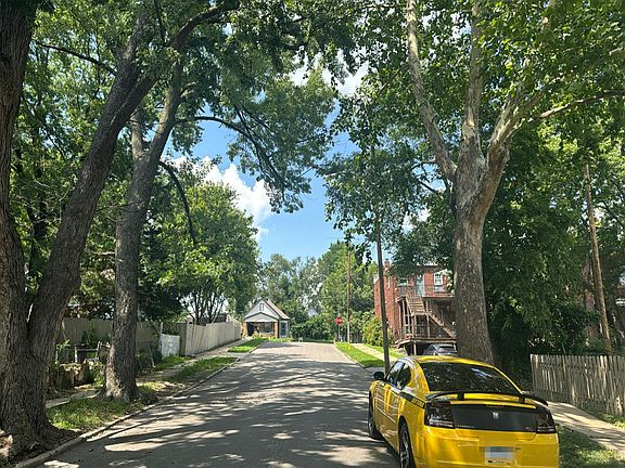 4th image of 240 N 8th St
