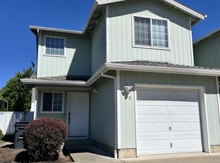 502 Mountain View Dr, Central Point, OR 97502