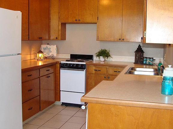 3rd image of 1610 Dogwood St SE #A