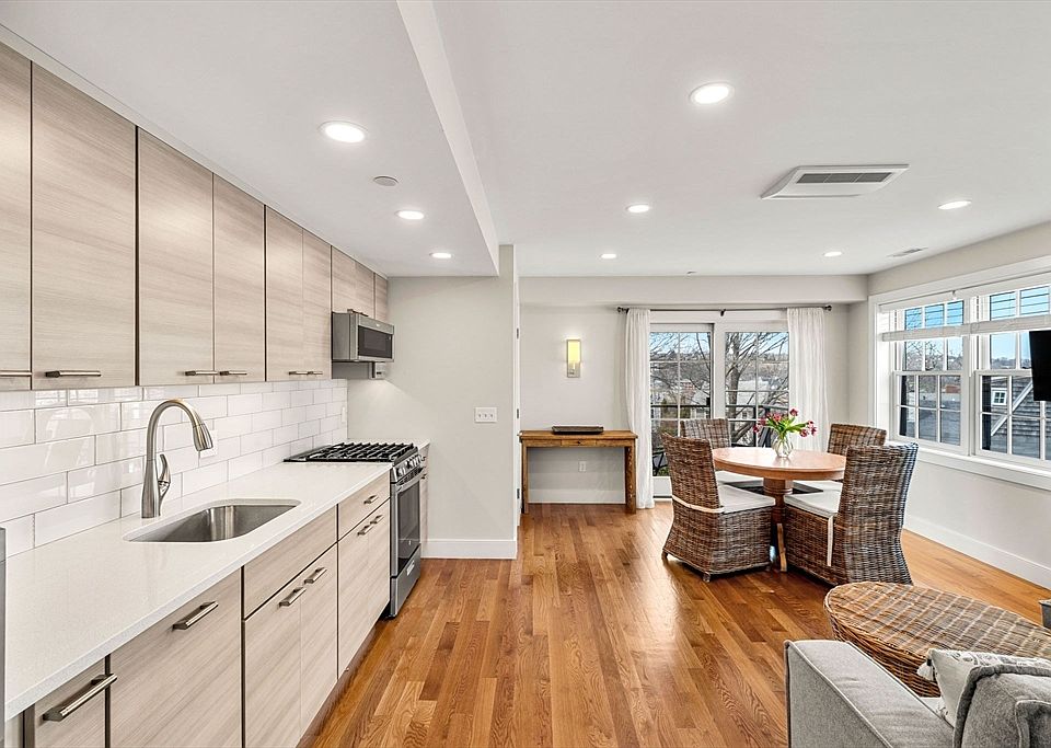 1st image of 8 Hale St Unit 2