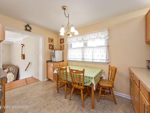 4th image of 432 Radcliffe Ave