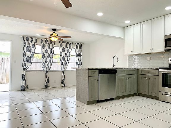 5th image of 1605 NE 50th Ct