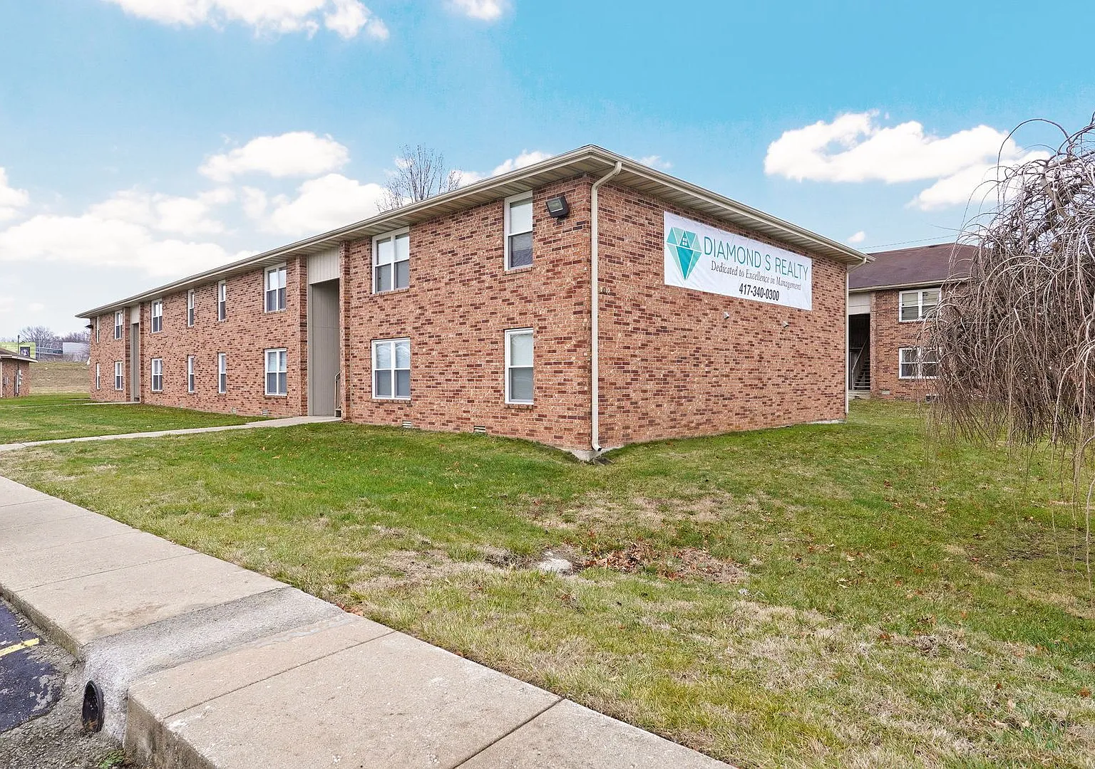 Kentwood Apartments — Photo 2
