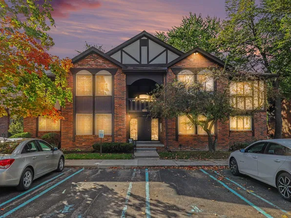29233 Wellington Ct APT 61, Southfield, MI 48034