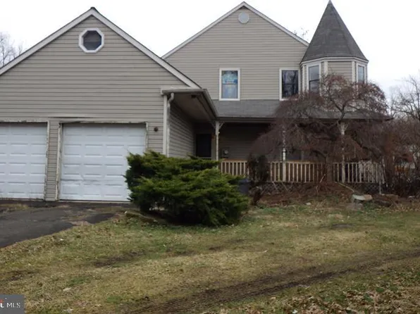 565 Hulmeville Rd, Langhorne, PA 19047
