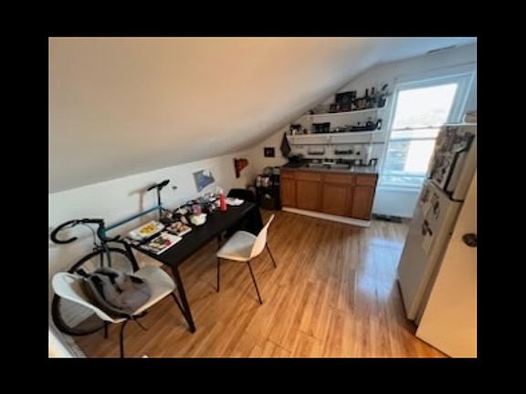 3rd image of 1116 W Grand Ave Unit 2
