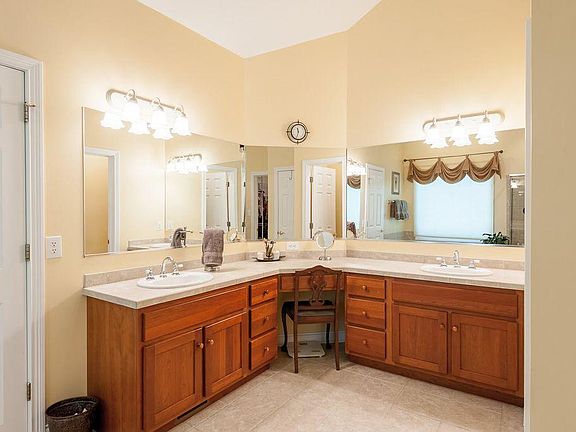 4th image of 2707 E Silver Creek Dr