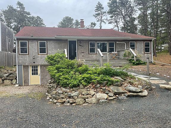 2nd image of 45 Indian Neck Rd