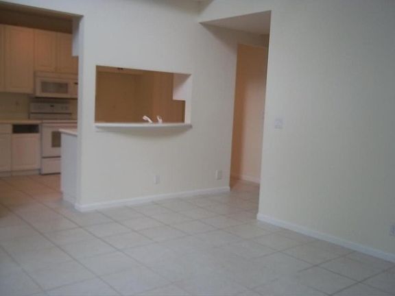 5th image of 3024 SW Solitaire Palm Dr