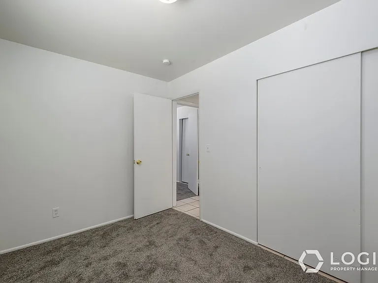 1610 W Ivy Cir #3 — Photo 7