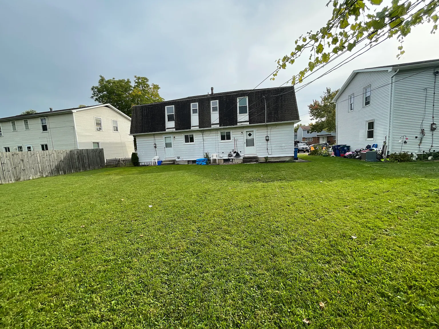 3 bed, 1.5 bath, 1200 sqft, $2,450 — Photo 2