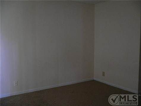 4th image of 718 Executive Center Dr APT 18