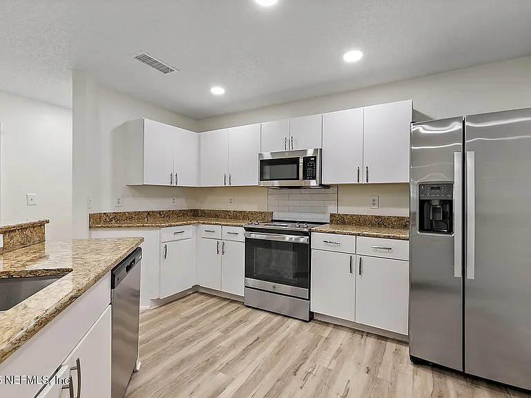 900 Ironwood Dr #917 — Photo 5