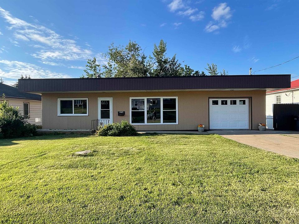 1st image of 2165 Clarke Dr