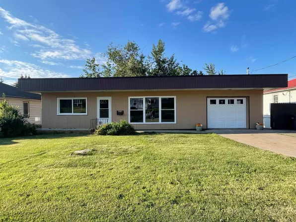 2165 Clarke Dr, Dubuque, IA 52001