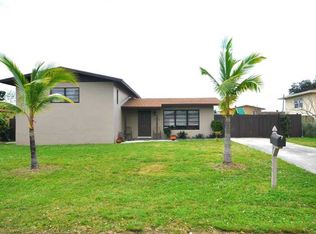 1320 NE 200th St, Miami, FL 33179