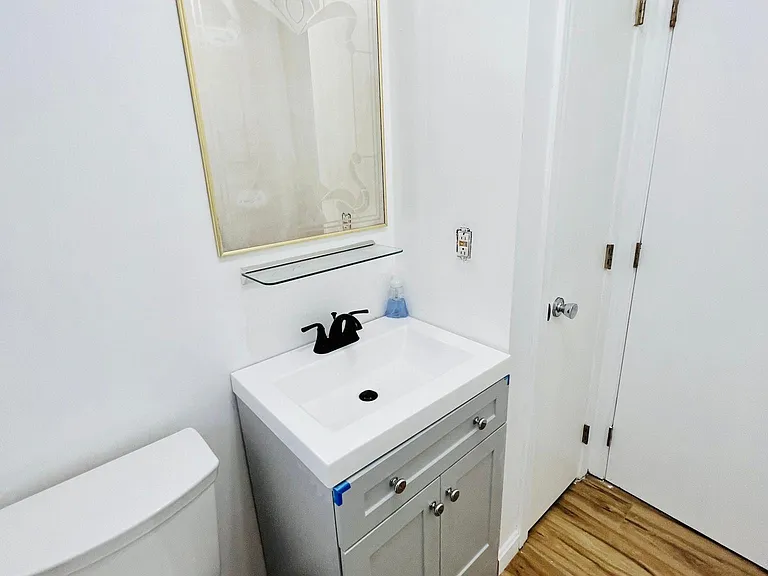 189 Parker St #4 — Photo 8