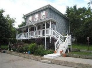 8312 Hillside Rd, Crystal Lake, IL 60012