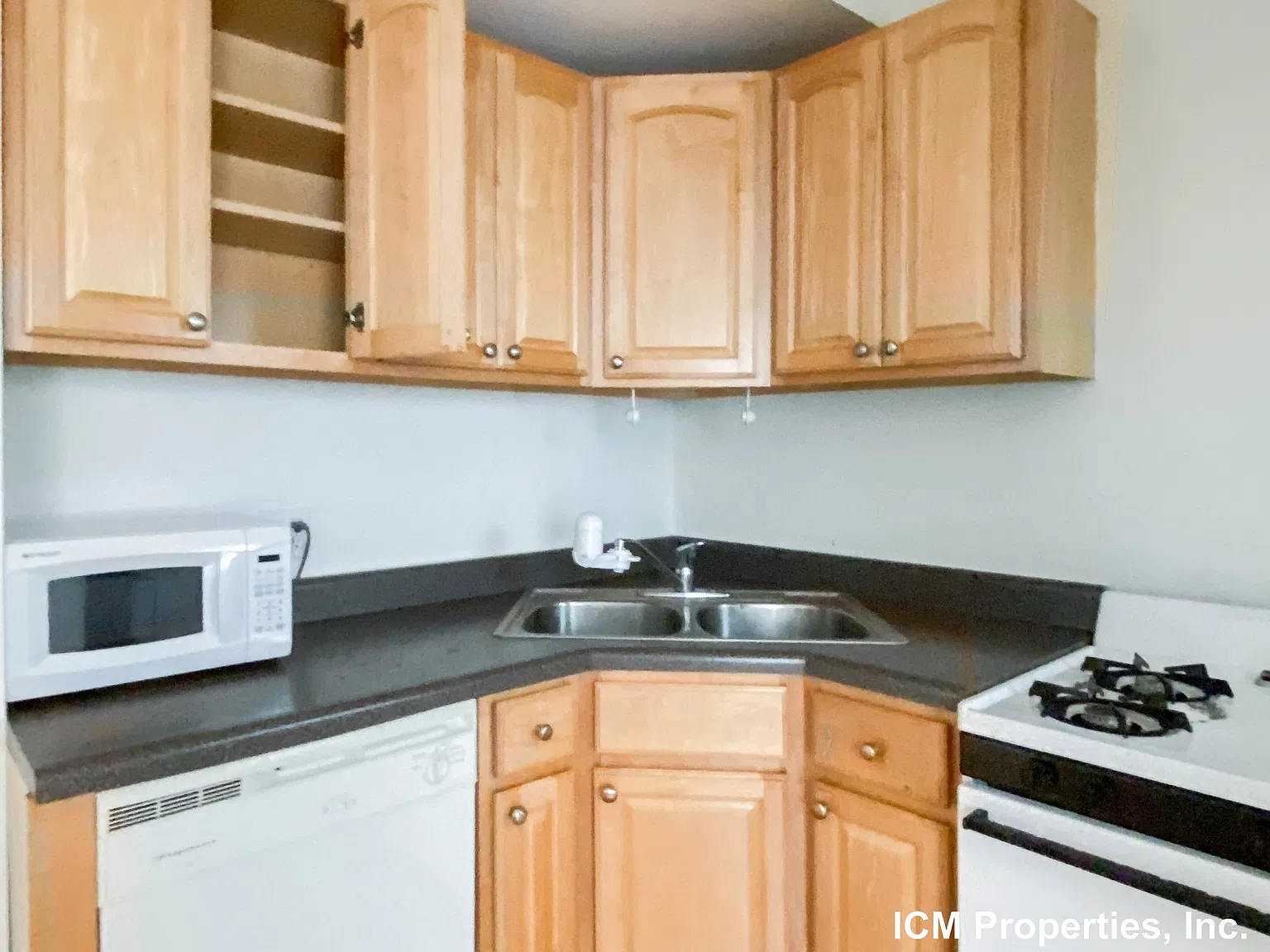 3516 N Broadway St — Photo 4