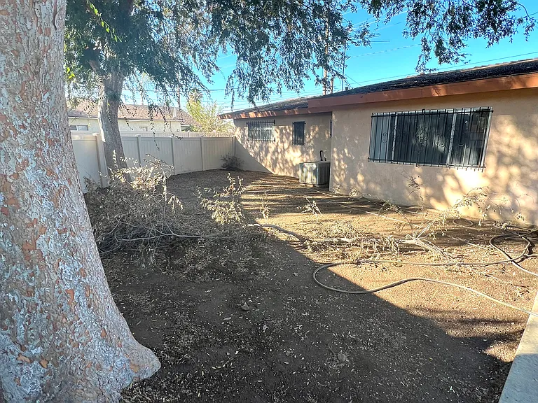 21849 Cottonwood Ave — Photo 33