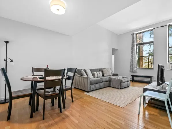 80 Beaumont St APT 206, Boston, MA 02124