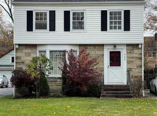 903 Cambridge Rd, Cleveland Heights, OH 44121