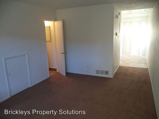 3rd image of 540 Madeira Dr SE