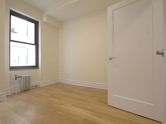 5th image of 166 2nd Ave APT 9F