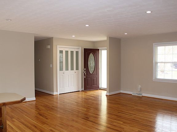 3rd image of 3078 Joy Cir
