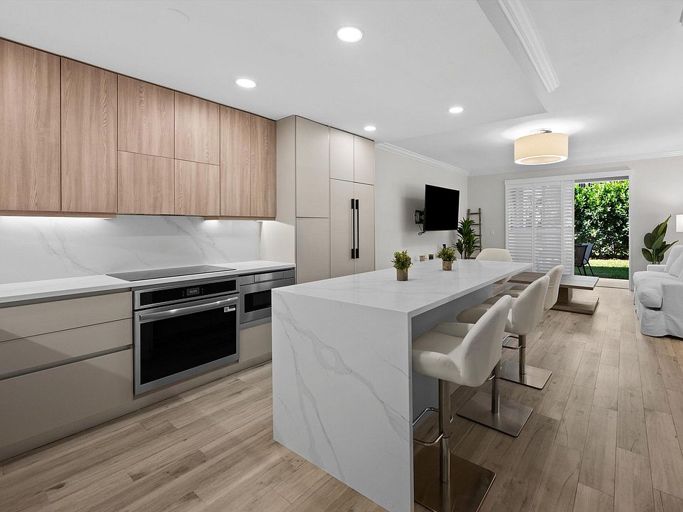 1st image of 11765 St Andrews Place #106