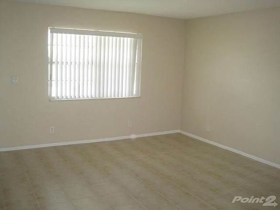 2711 peer lane.jpg2