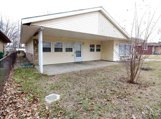 304 3rd St, Armington, IL 61721