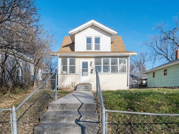 1275 Hewitt Ave, Saint Paul, MN 55104