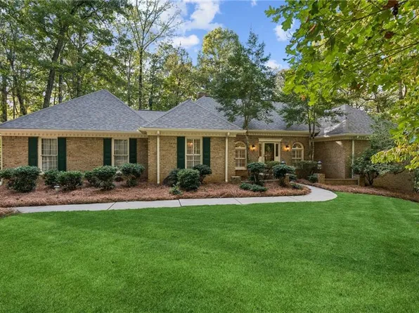 4201 Antelope Ln, Snellville, GA 30039