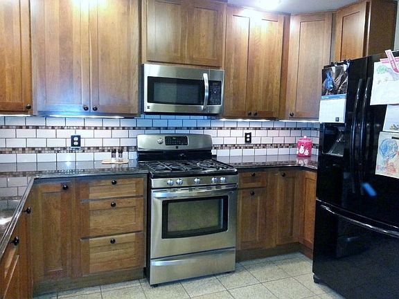 3rd image of 810 S Washington Ave