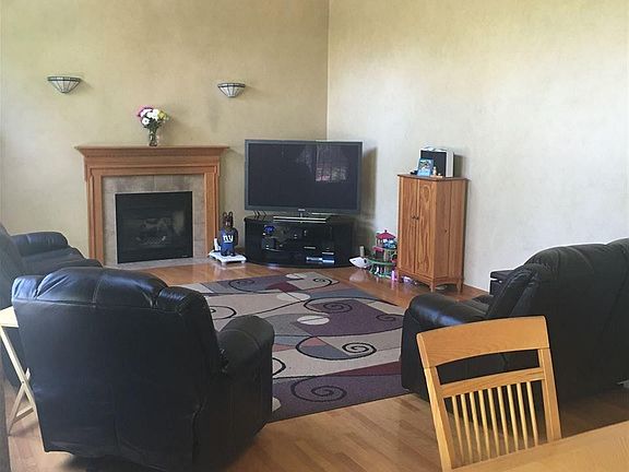2nd image of 35 Greylock Dr